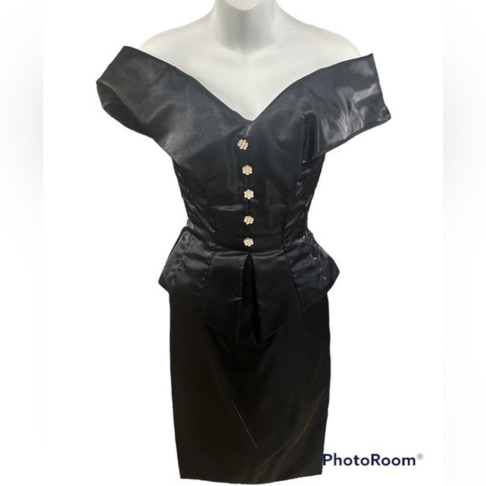 Mike Benet Vintage Formal Black Off Shoulder Cocktail dress size 4 NWT!